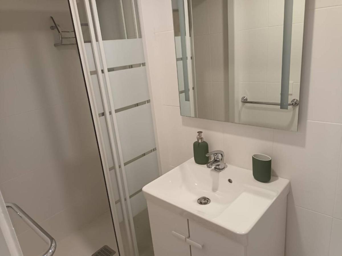 Appartement T2 Renove, Centre-Ville Hendaye, Proche Baie, Sans Ascenseur, Balcon, Calme, Wifi Non Inclus - Fr-1-239-850 المظهر الخارجي الصورة