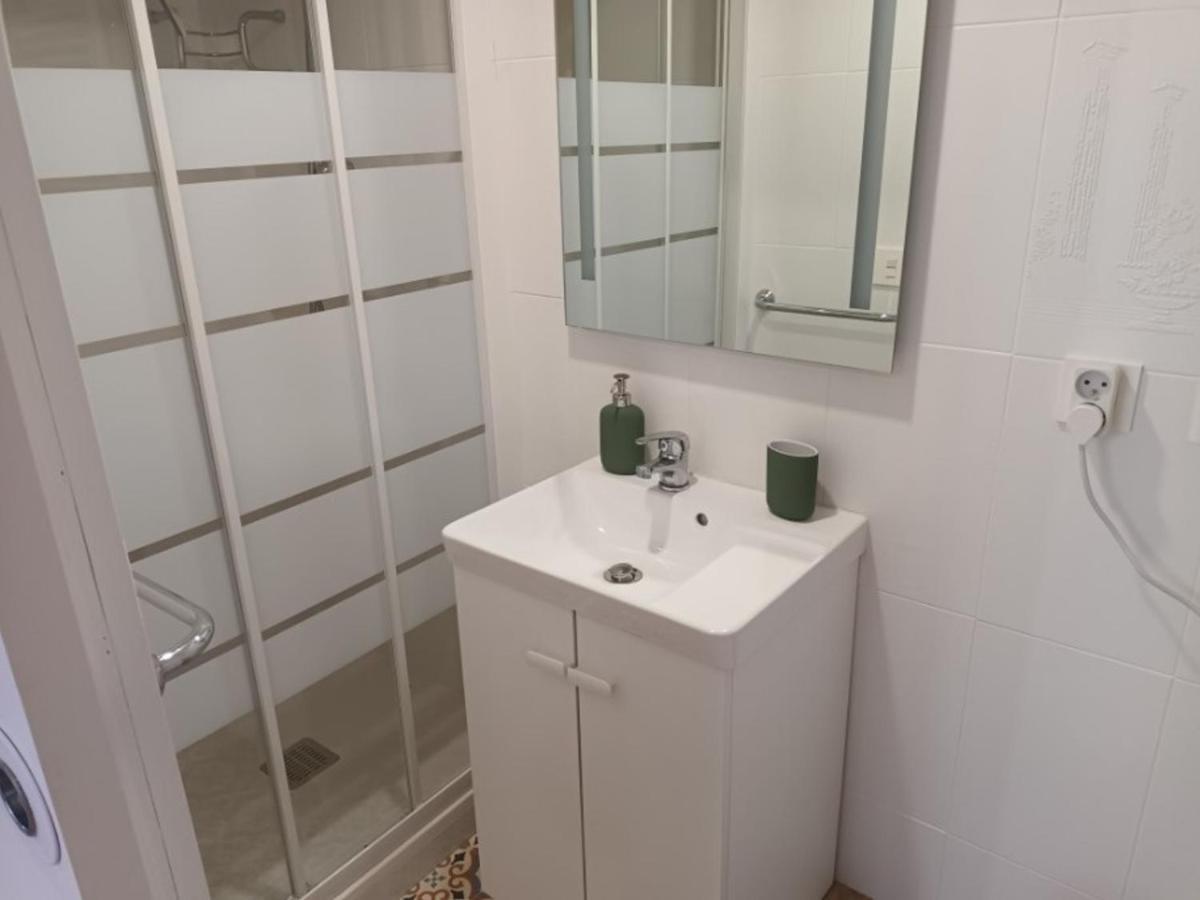Appartement T2 Renove, Centre-Ville Hendaye, Proche Baie, Sans Ascenseur, Balcon, Calme, Wifi Non Inclus - Fr-1-239-850 المظهر الخارجي الصورة